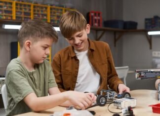 ๐ฌ How Science Helps Kids Develop Critical Thinking