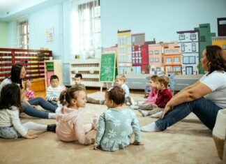 π How Reading Stories Helps Kids Build Strong Communication Skills