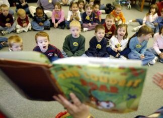 π How Reading Stories Helps Kids Build Strong Listening Skills