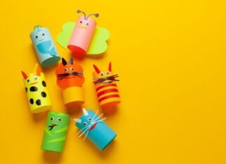 ๐จ DIY Crafts Kids Can Make Using Recycled Materials