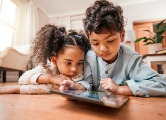 π How Kids Can Learn Science Online in a Fun Way