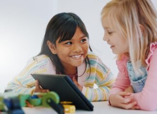 ๐ How Online Learning Helps Kids Develop Thinking Skills