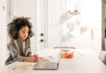 🎓 How Kids Can Build Strong Study Habits Online