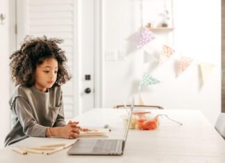 ๐ How Kids Can Build Strong Study Habits Online